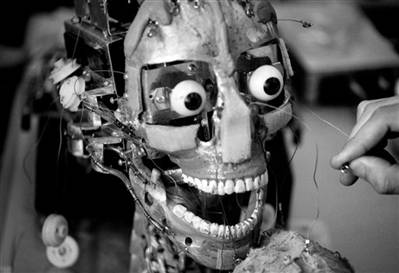 Scary Robot